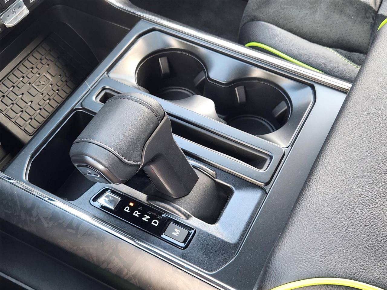 2025 Ford F-150 XLT - Photo 16