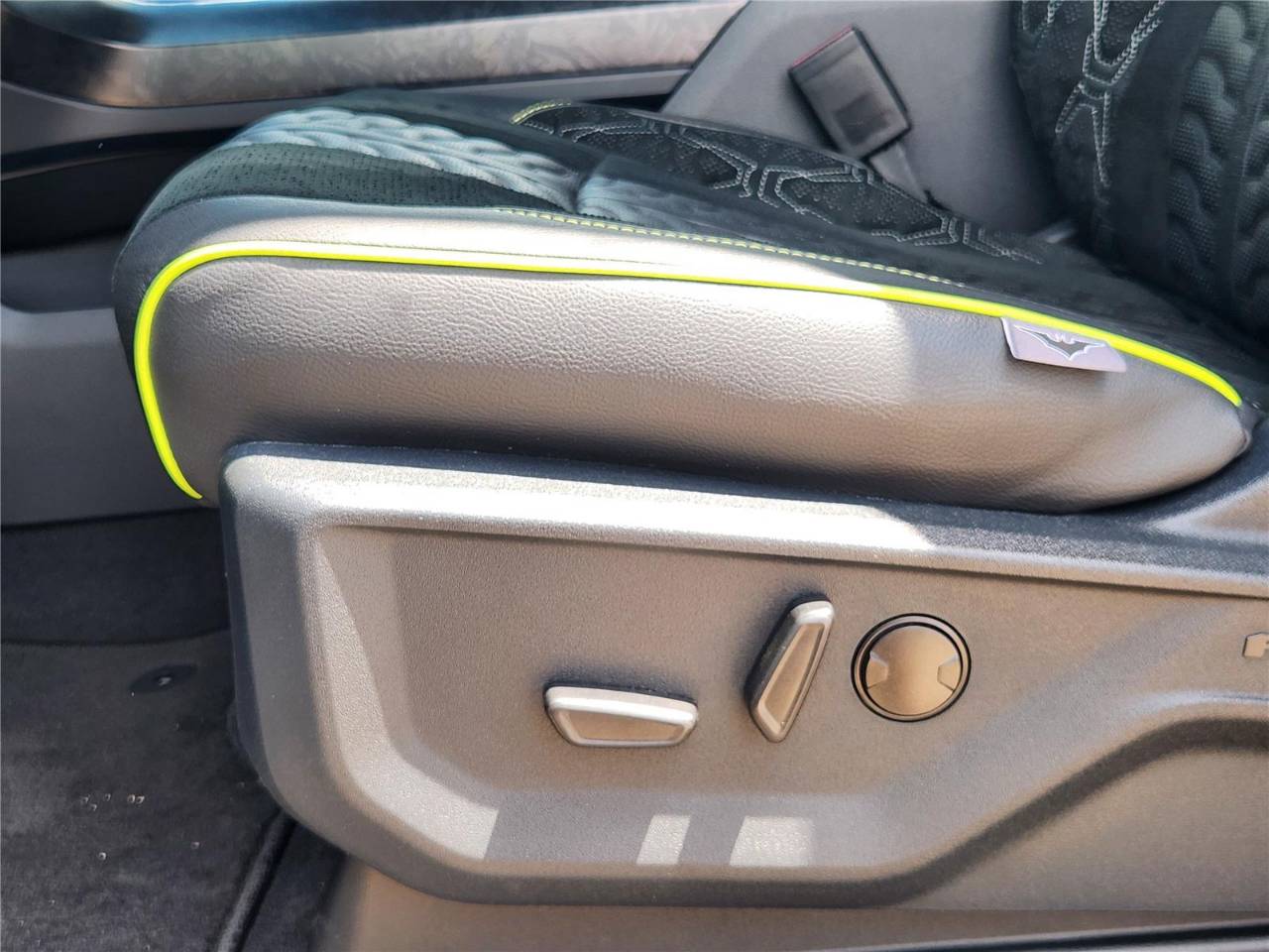 2025 Ford F-150 XLT - Photo 19
