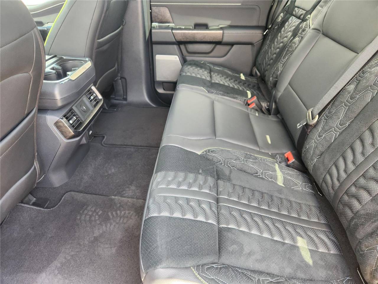 2025 Ford F-150 XLT - Photo 22