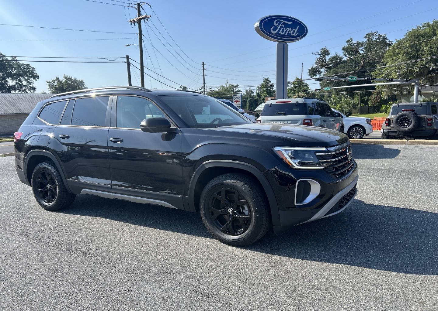 2024 Volkswagen Atlas 2.0T Atlas Peak Edt SE w/Tech 4MOTION's photo