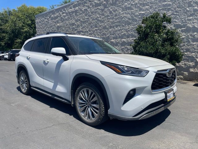 2024 Toyota Highlander Platinum