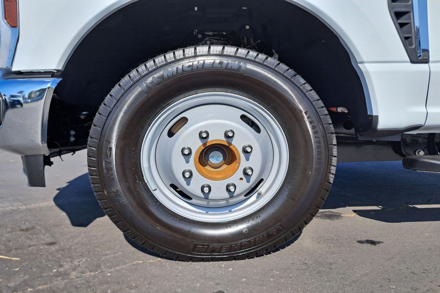 2026 Ford F-350 Super Duty Chassis Cab XL - Photo 9