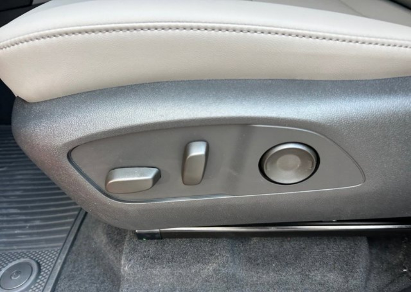 2026 GMC Acadia Elevation - Photo 52