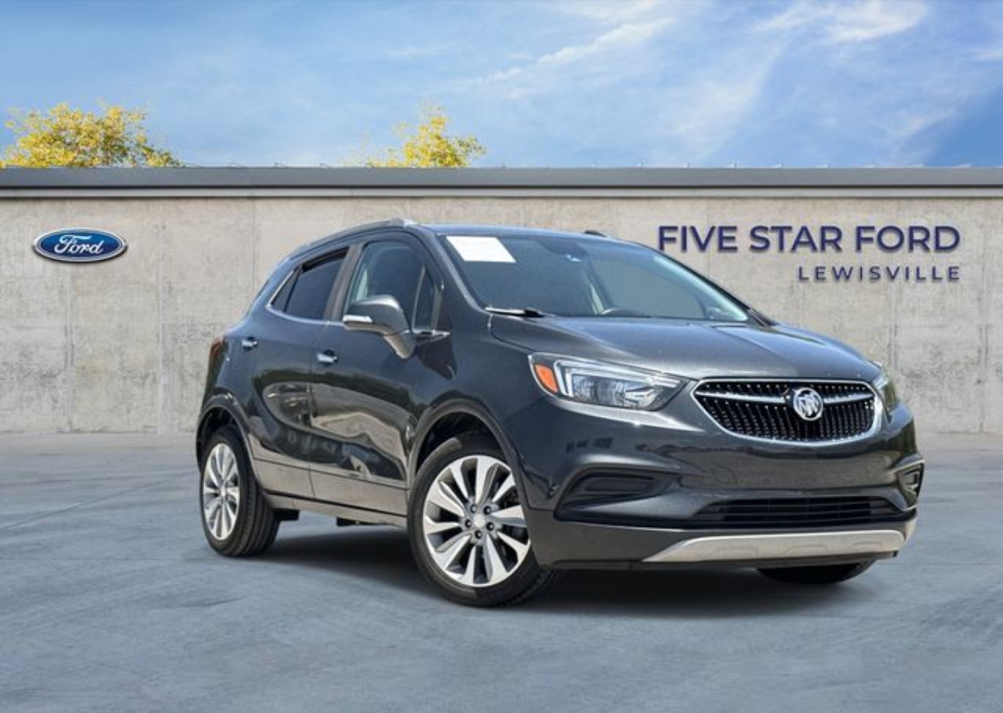2018 Buick Encore Preferred's photo