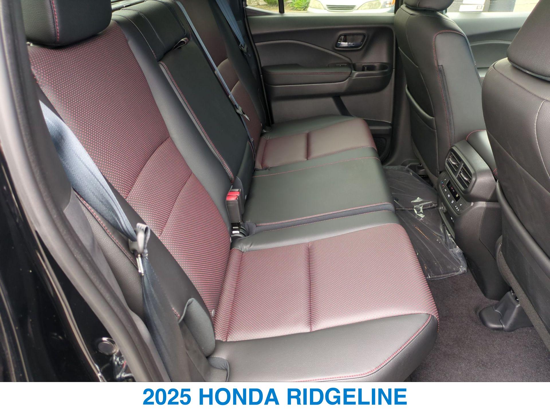 2025 Honda Ridgeline Black Edition - Photo 24