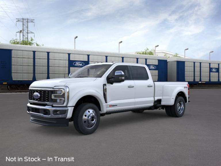 2026 Ford Super Duty F-450 DRW LARIAT