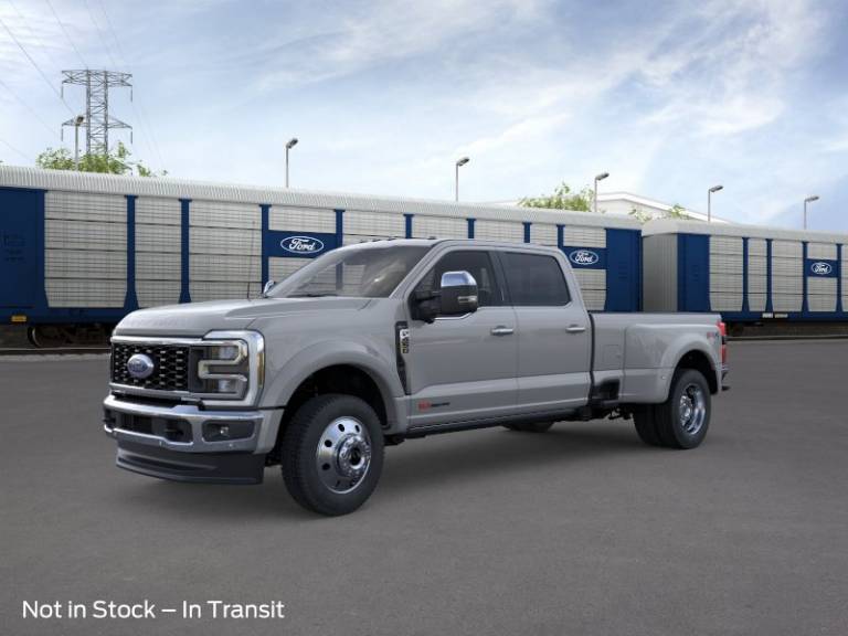 2026 Ford Super Duty F-450 DRW LARIAT
