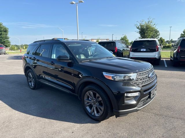 2022 Ford Explorer XLT 4WD's photo