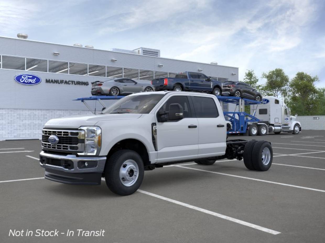 2026 Ford F-350 XL 4x4 Crew Cab 179-In DRW's photo