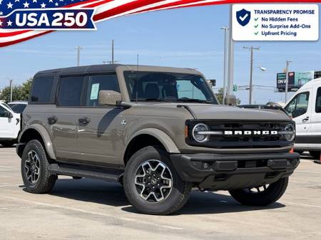 2026 Ford Bronco Outer Banks