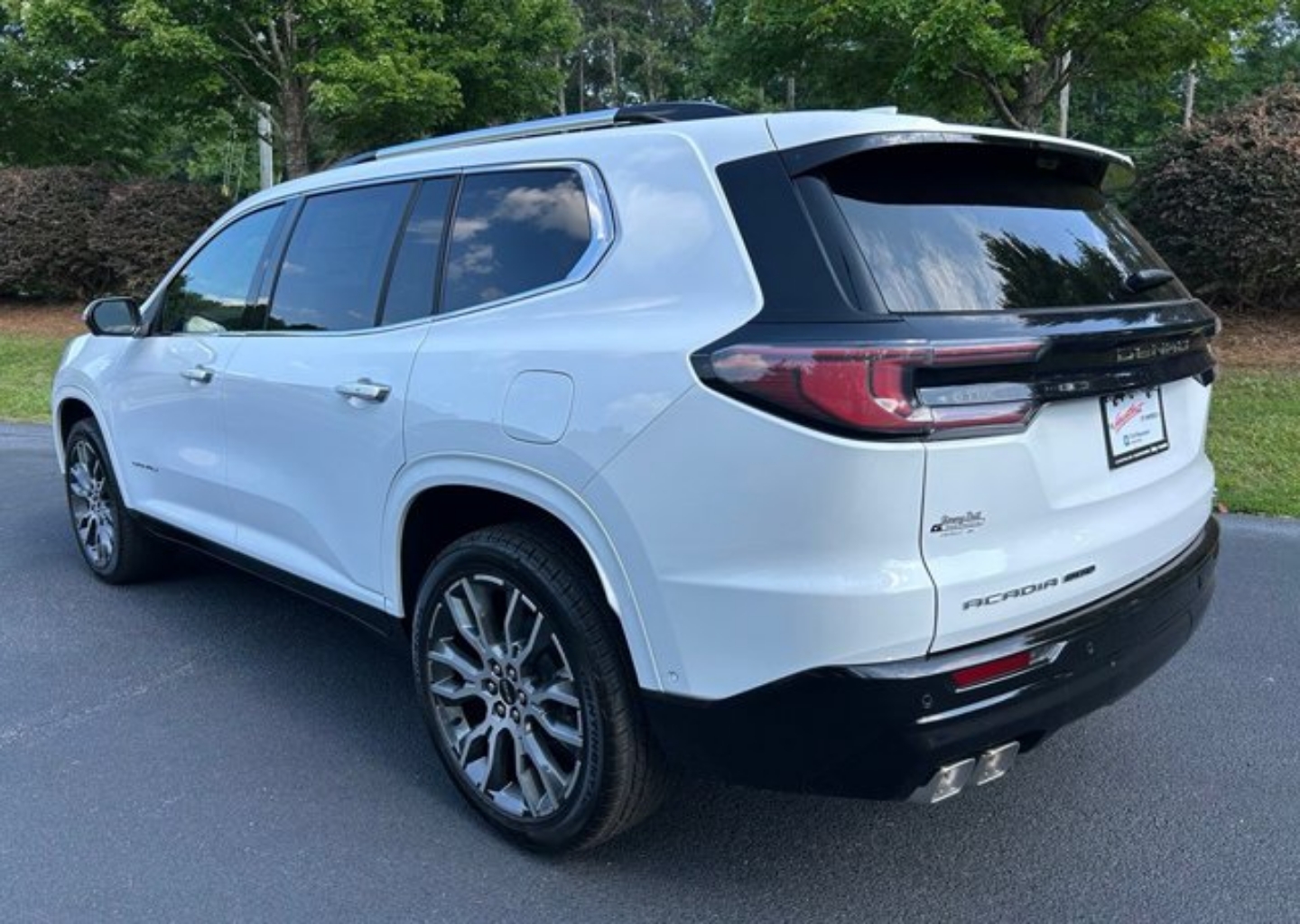 2026 GMC Acadia Denali Ultimate - Photo 21