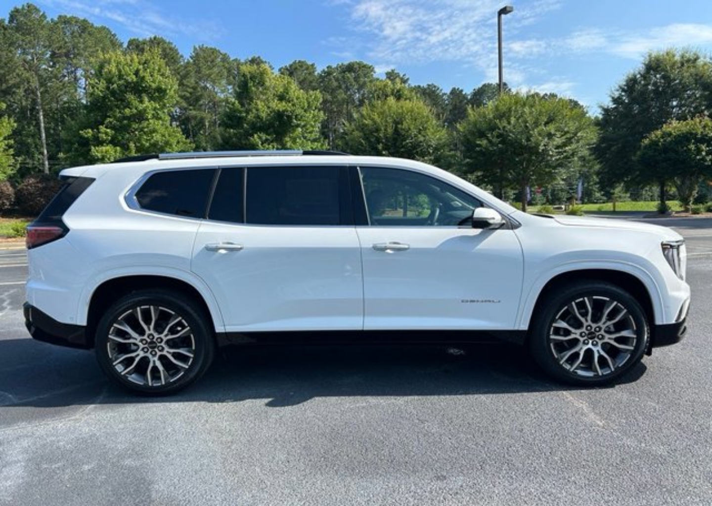 2026 GMC Acadia Denali Ultimate - Photo 24