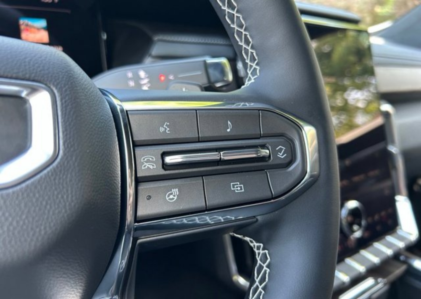 2026 GMC Acadia Denali Ultimate - Photo 27