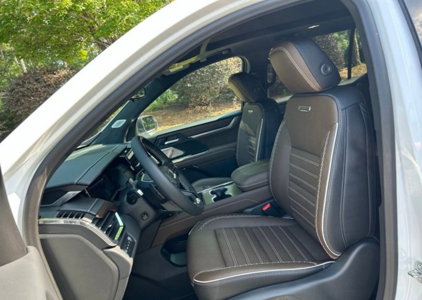 2026 GMC Acadia Denali Ultimate - Photo 36