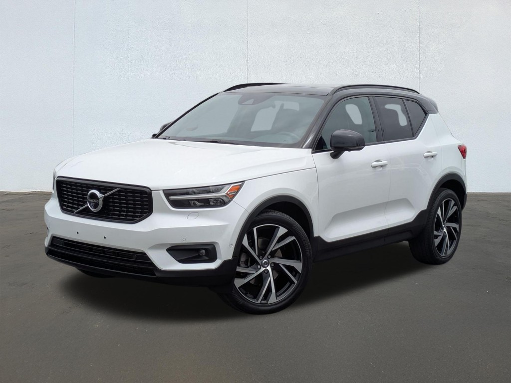 2021 Volvo XC40 T5 - R-Design