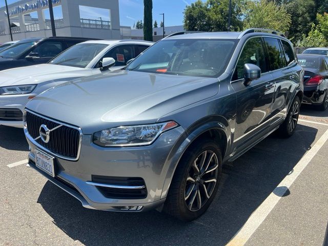 2016 Volvo XC90 T6 Momentum