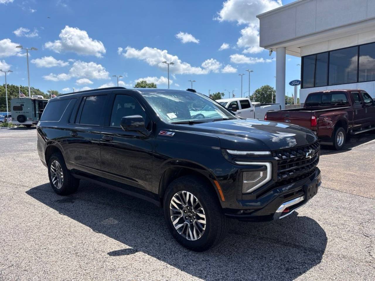 Certified 2025 Chevrolet Suburban Z71 with VIN 1GNS6DRD6SR282543 for sale in Kansas City