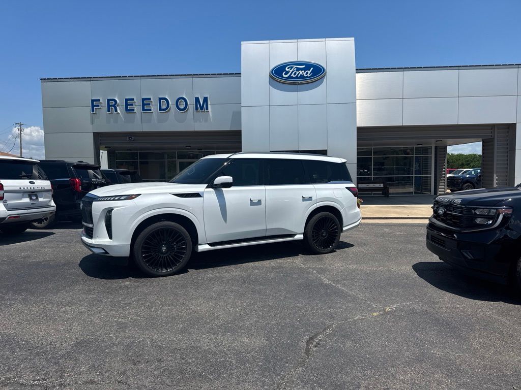 2025 INFINITI QX80 PURE