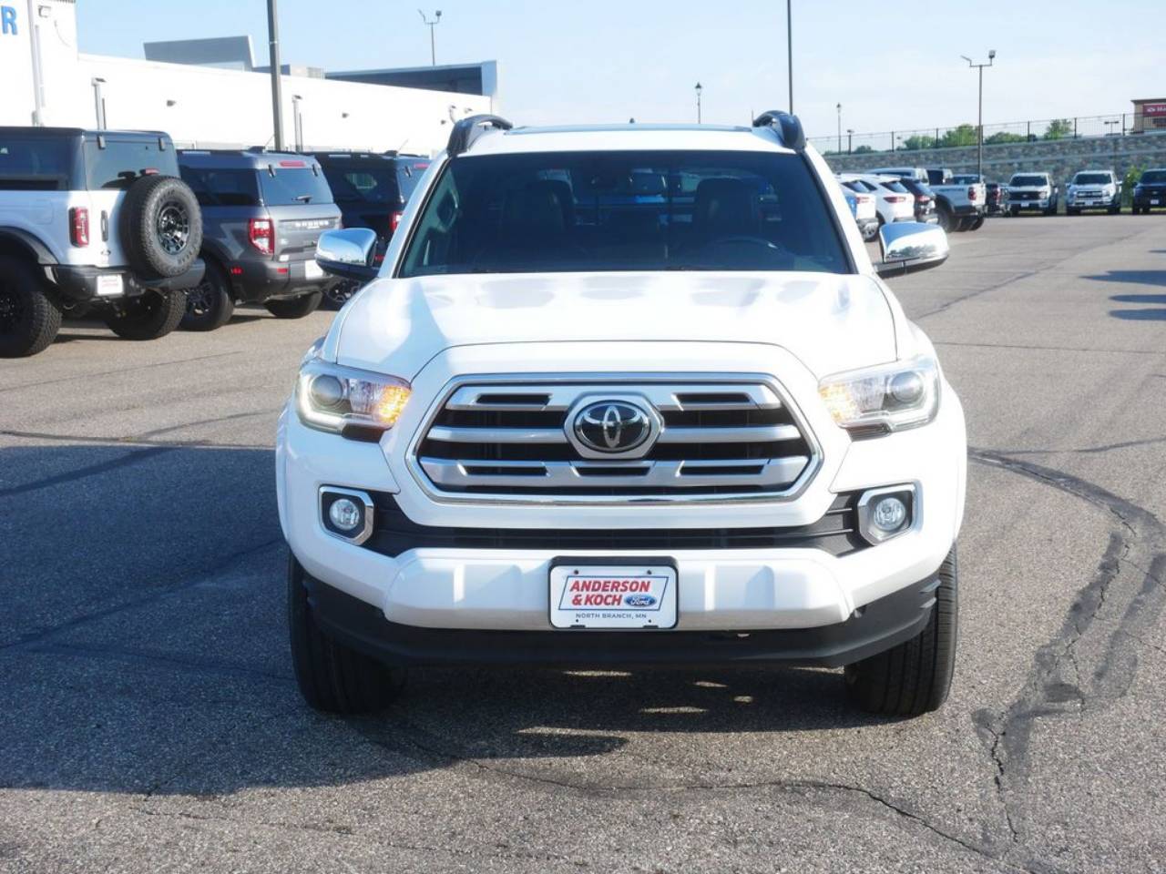 Used 2019 Toyota Tacoma Limited with VIN 3TMGZ5AN9KM195611 for sale in North Branch, Minnesota