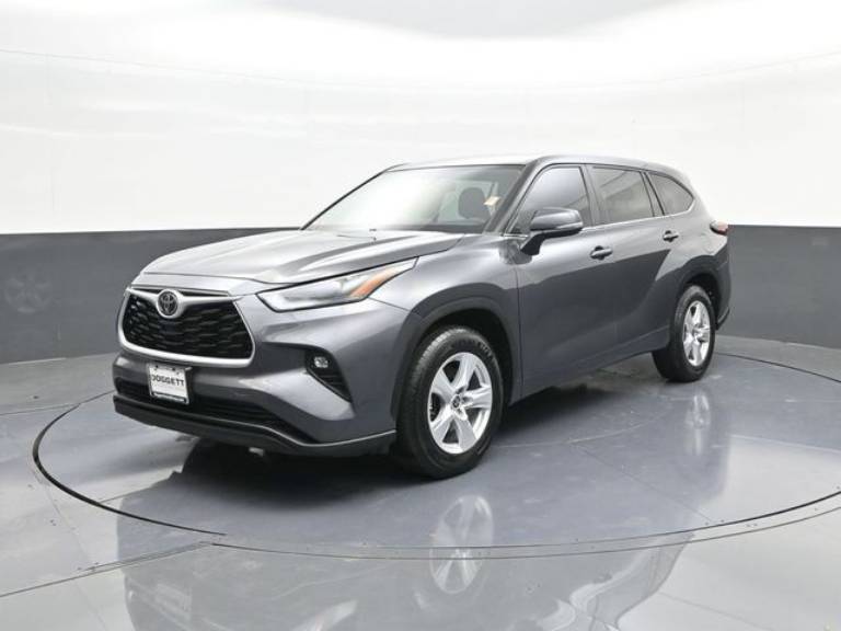 2024 Toyota Highlander LE