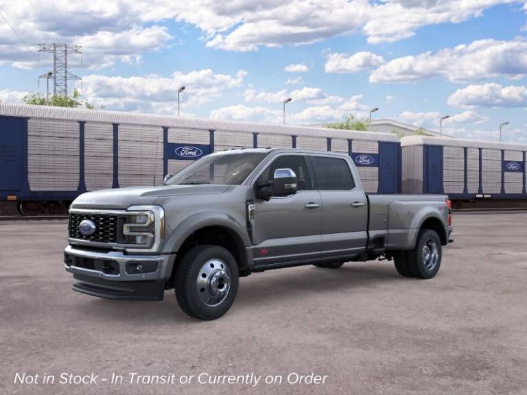 2026 Ford Super Duty F-450 DRW LARIAT