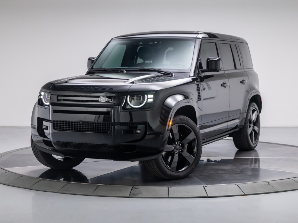 2026 Land Rover Defender 110 V8 P525