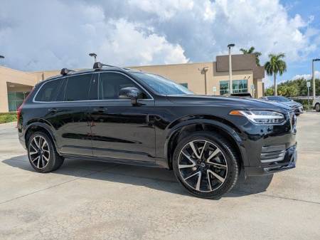 2022 Volvo XC90 T6 Momentum