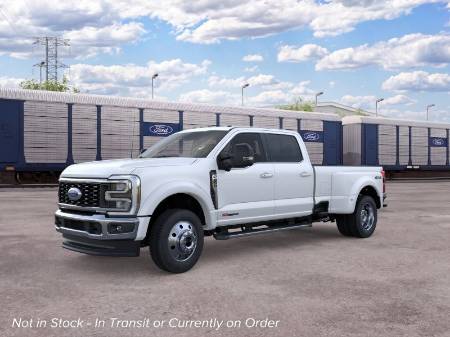 2026 Ford Super Duty F-450 DRW LARIAT