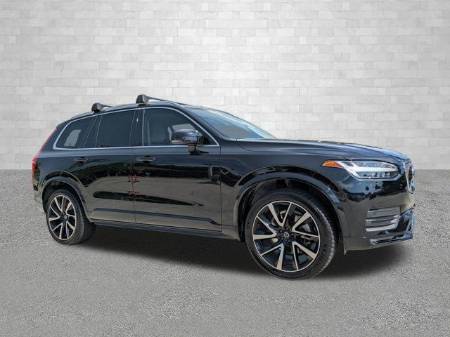 2022 Volvo XC90 T6 Momentum