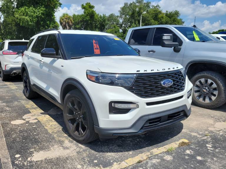 2024 Ford Explorer ST-Line