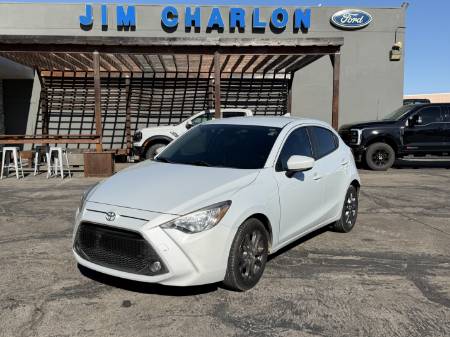 2020 Toyota Yaris Hatchback LE