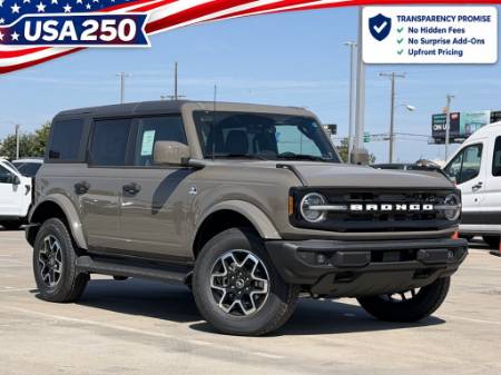 2026 Ford Bronco Outer Banks