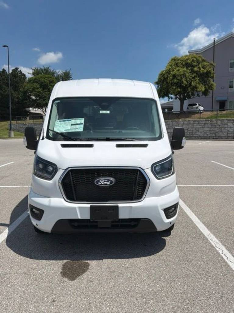 2026 Ford Transit Passenger Wagon XLT