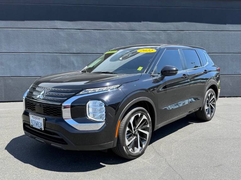 2022 Mitsubishi Outlander ES