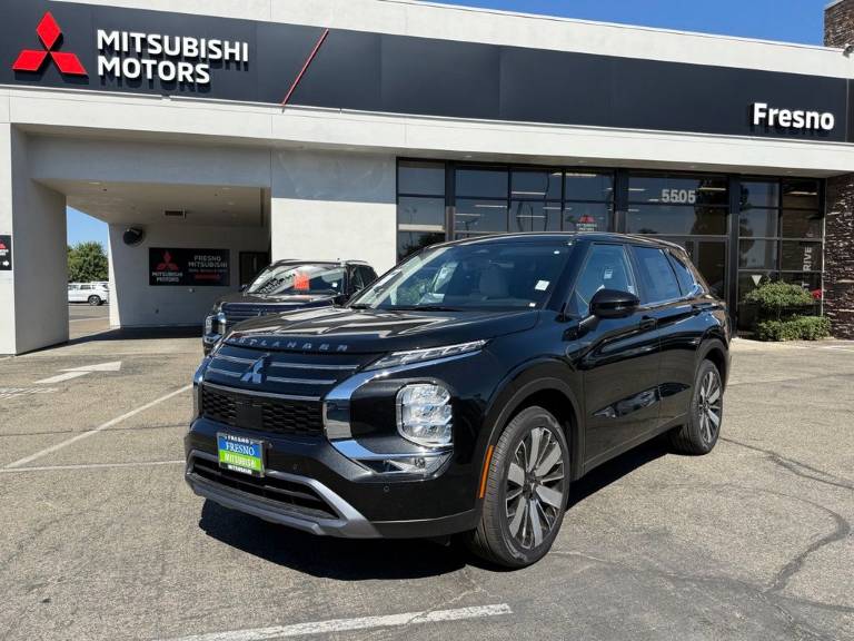 2026 Mitsubishi Outlander SE