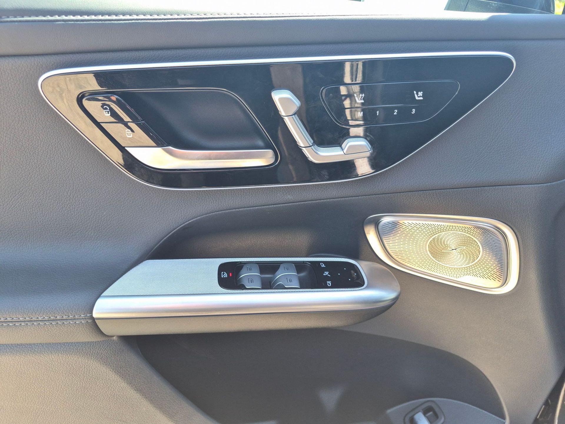 2025 Mercedes-Benz GLC Base - Photo 11