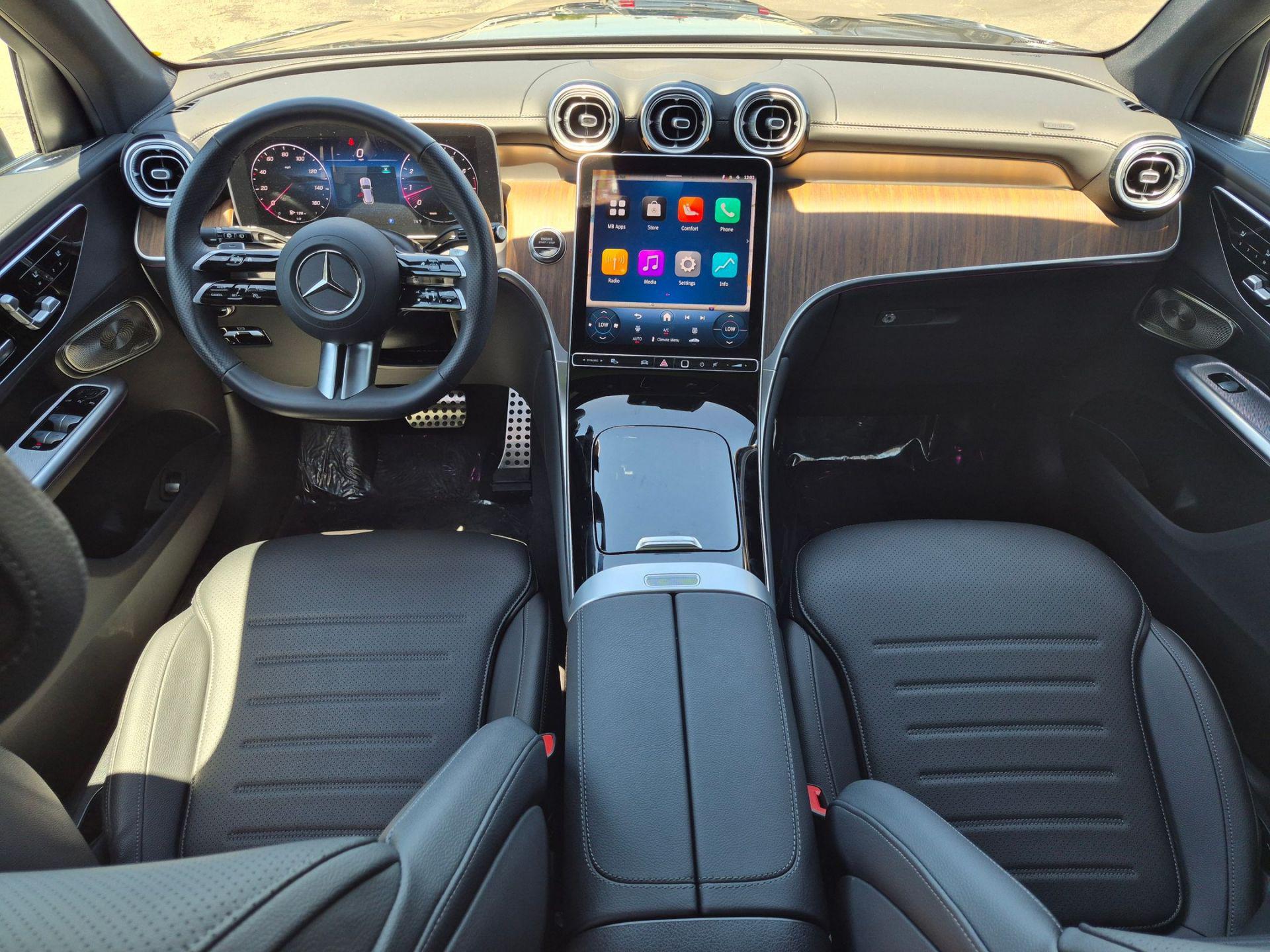 2025 Mercedes-Benz GLC Base - Photo 24