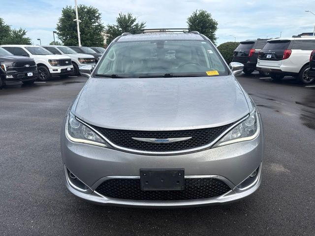 Used 2017 Chrysler Pacifica Limited with VIN 2C4RC1GG5HR751703 for sale in Kansas City