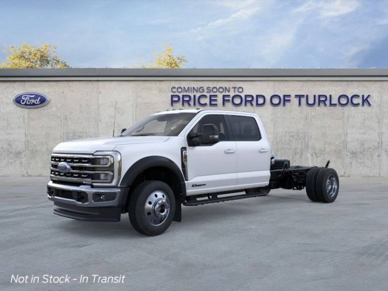 2026 Ford Super Duty F-550 DRW LARIAT