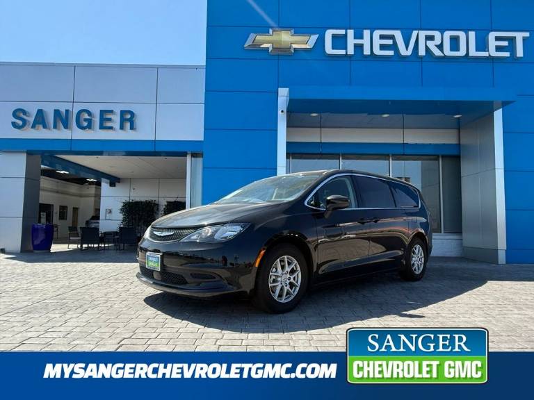 2023 Chrysler Voyager LX