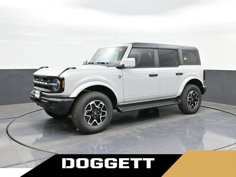 2026 Ford Bronco Outer Banks