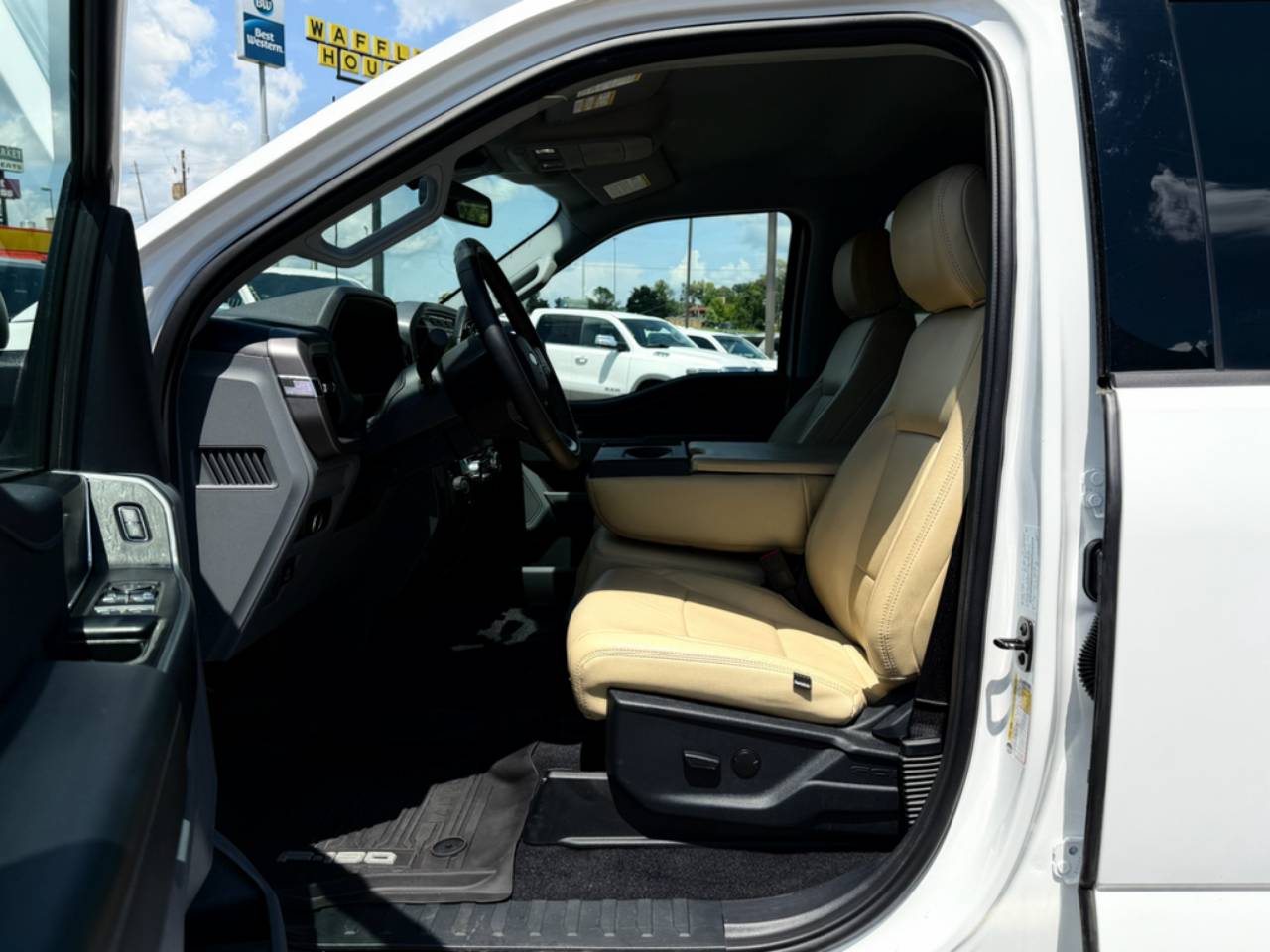 Photo 10