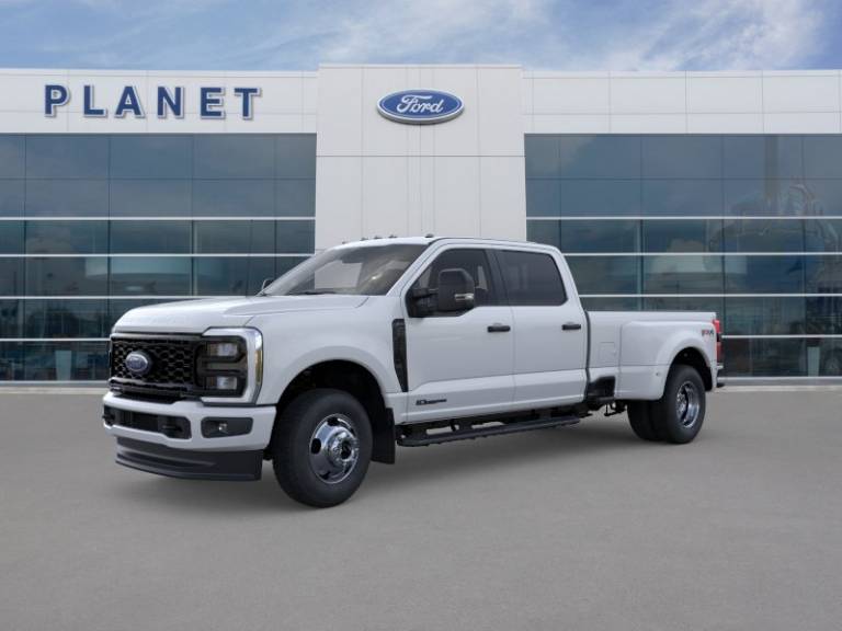 2026 Ford Super Duty F-350 DRW 4WD Crew Cab 8' Box
