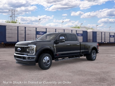 2026 Ford Super Duty F-450 DRW LARIAT