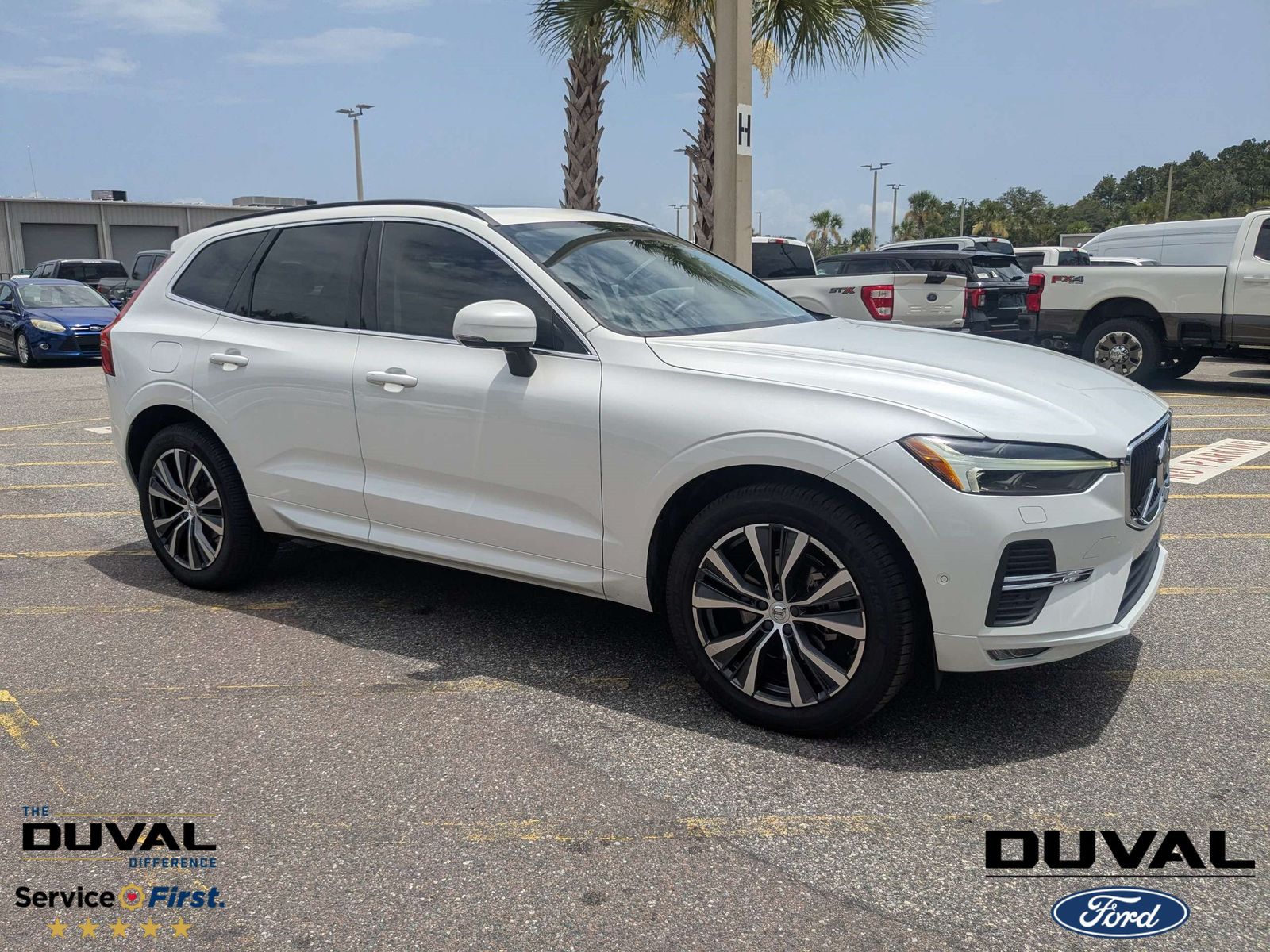 2022 Volvo XC60 B5 Momentum