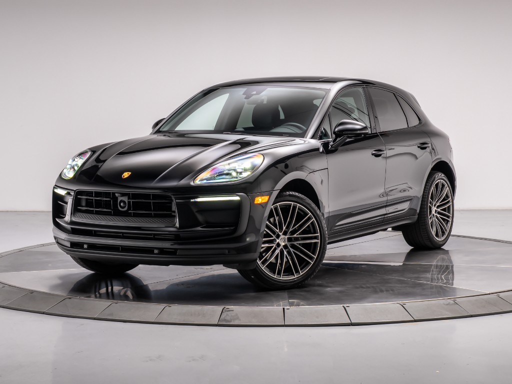 2024 Porsche Macan Base