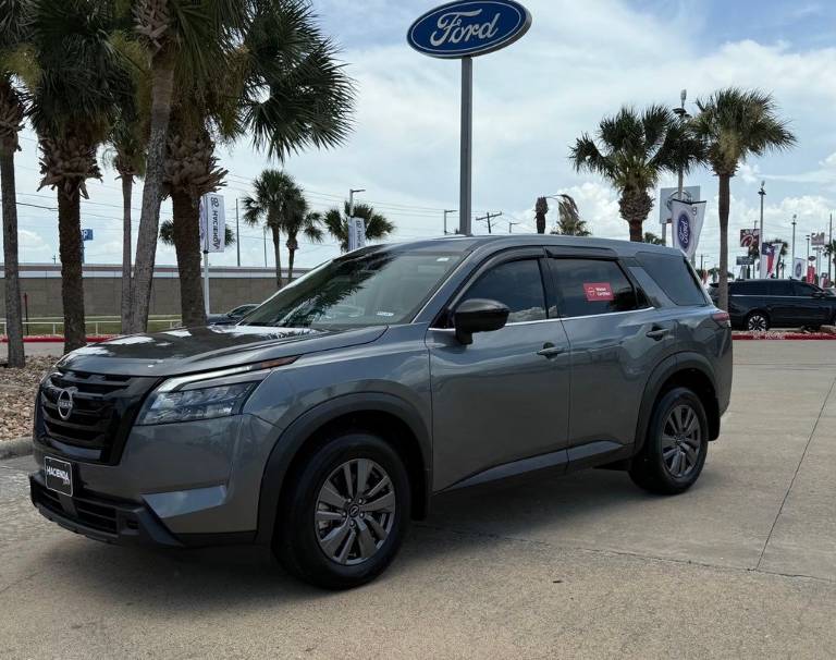 2025 Nissan Pathfinder S