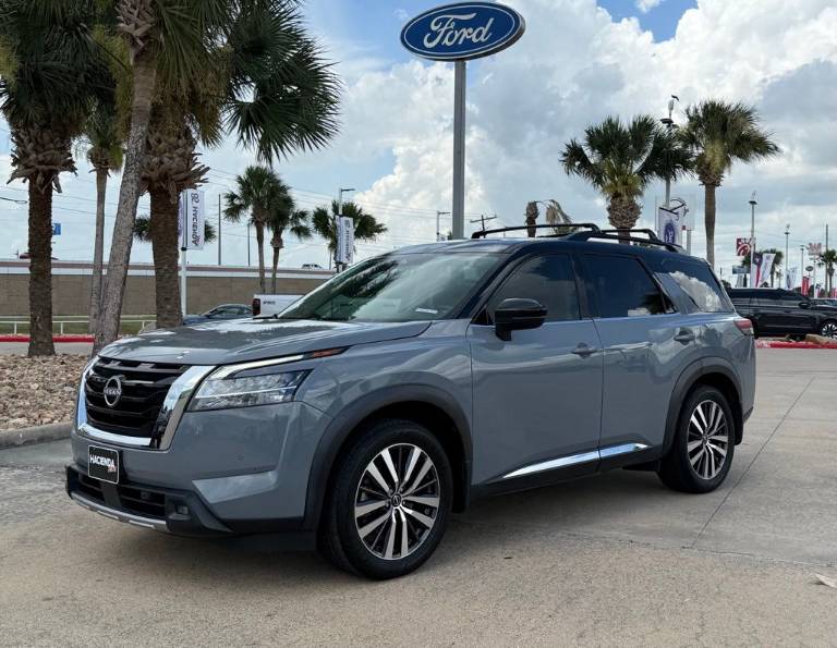 2022 Nissan Pathfinder Platinum