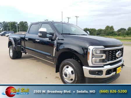 2026 Ford Super Duty F-350 DRW LARIAT