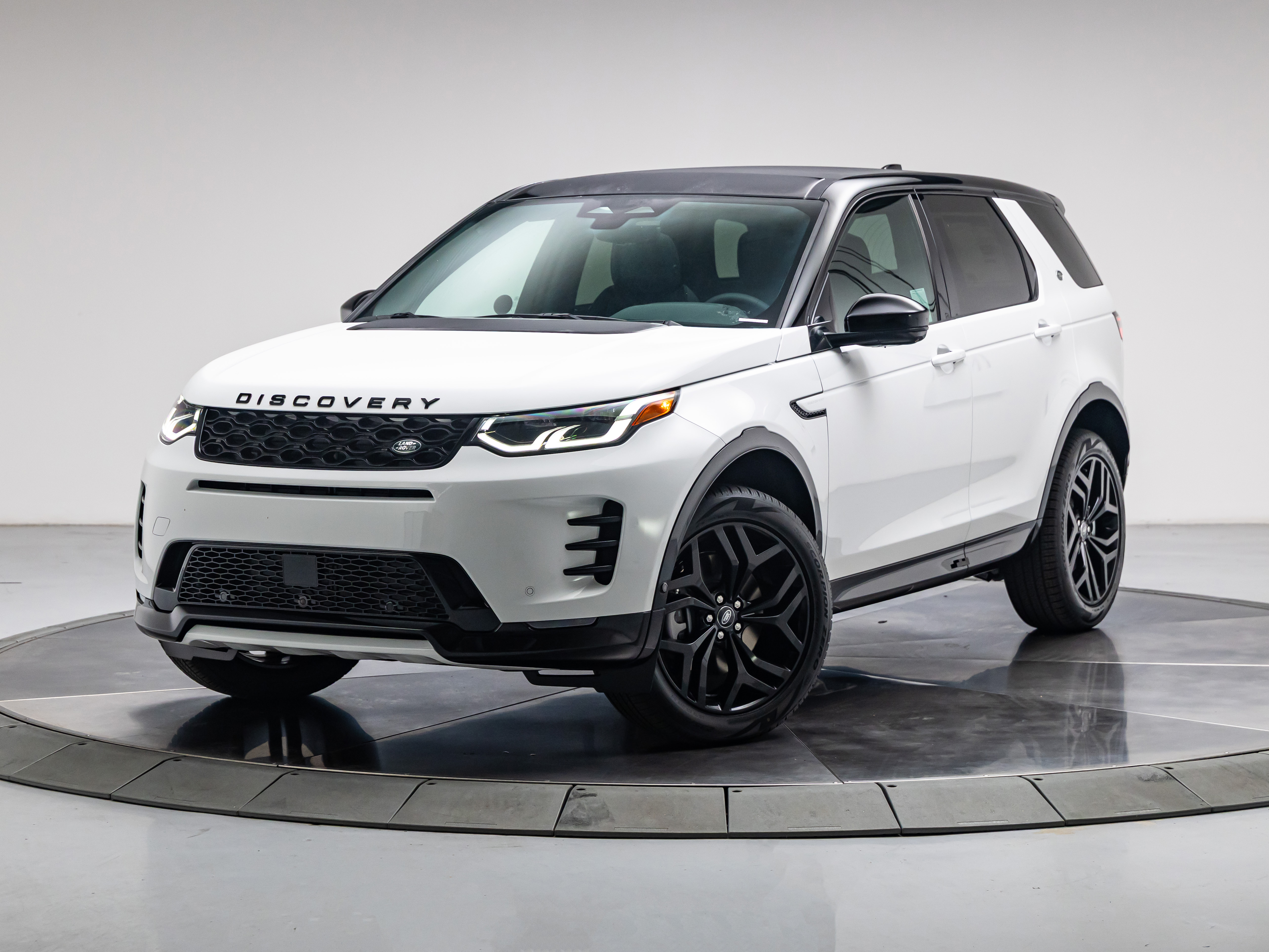 New 2026 Land Rover Discovery Sport Landmark